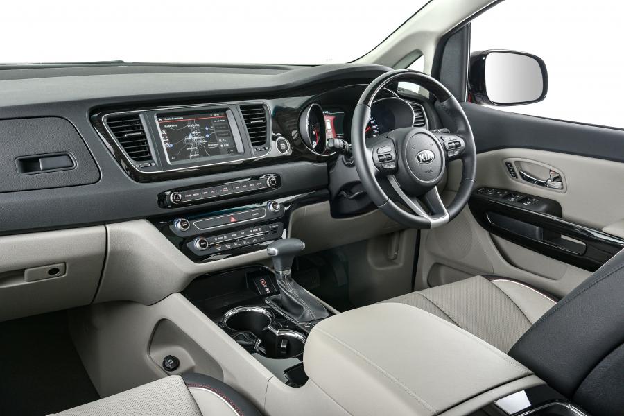 Интерьер Kia Grand Sedona (YP) 2018 года  (ZA) (фото 11 из 40)